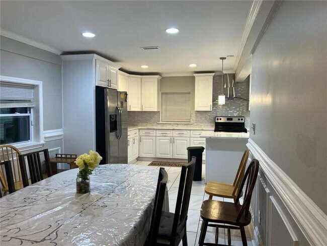 3415 Glensford Dr in Decatur, GA - Building Photo - Building Photo
