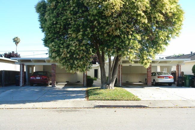 2421 Karen Dr in Santa Clara, CA - Building Photo - Building Photo