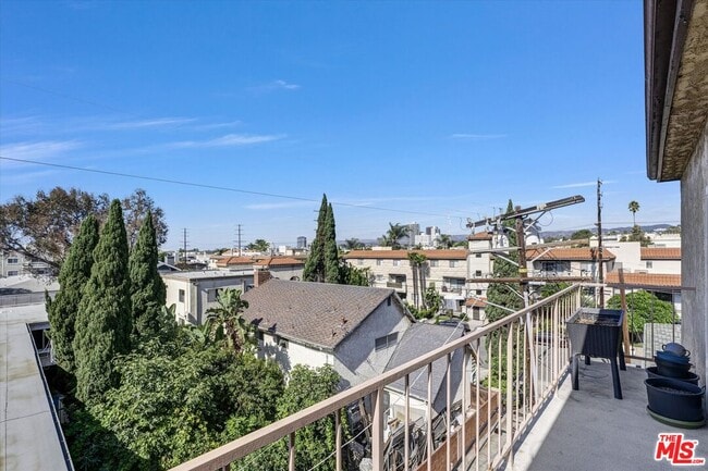 property at 1807 Corinth Ave