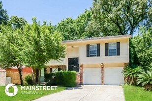 3215 Birch Creek Dr in Humble, TX - Building Photo