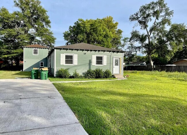 8704 Lanewood Dr in Houston, TX - Building Photo - Building Photo