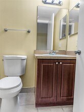 250 Palm Cir W in Pembroke Pines, FL - Building Photo - Building Photo