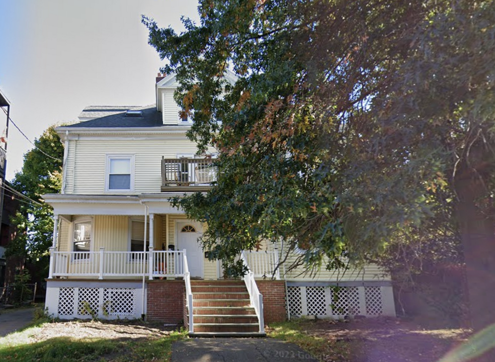 12 Verndale St in Brookline, MA - Foto de edificio