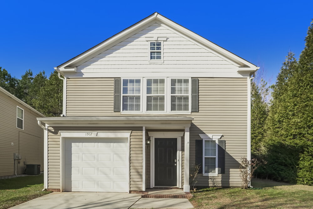 1907 Dunsmore Ln in Waxhaw, NC - Building Photo