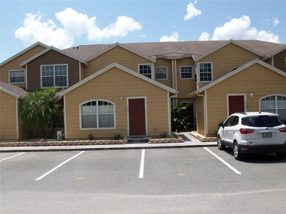 511 Coconut Palm Way in Davenport, FL - Building Photo