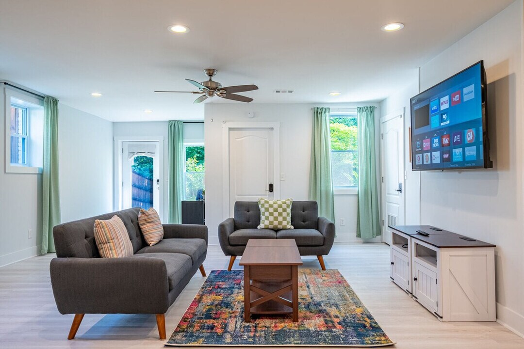 2617 Caladium Dr NE in Atlanta, GA - Building Photo