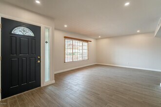 8232 E Valley View Rd in Scottsdale, AZ - Building Photo - Building Photo