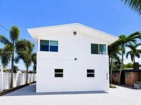 313 SW 1st St in Hallandale Beach, FL - Building Photo