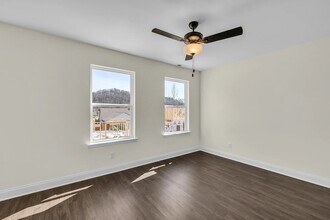 5546 Stream Ln in Chattanooga, TN - Foto de edificio - Building Photo