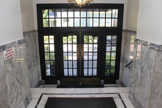 1928 SW Laurel St in Portland, OR - Foto de edificio - Building Photo