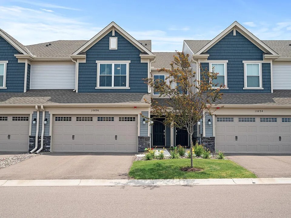 10896 Territorial Trl in Maple Grove, MN - Foto de edificio
