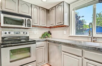 961 W Newport St in Meridian, ID - Building Photo - Building Photo