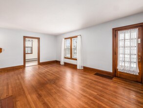 232 S Prospect St in Granville, OH - Building Photo - Building Photo