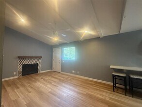 1700 Royal Hill Dr in Austin, TX - Building Photo - Building Photo