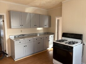 15 Riggs St in Gloucester, MA - Building Photo