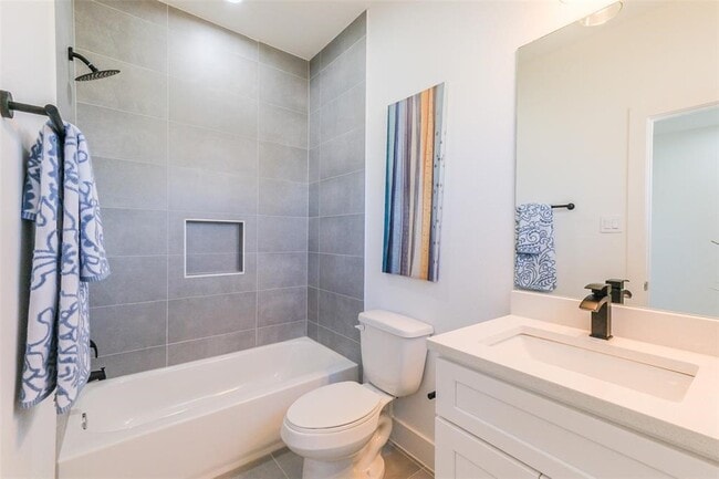 8321 Brecha Ln in Houston, TX - Building Photo - Building Photo