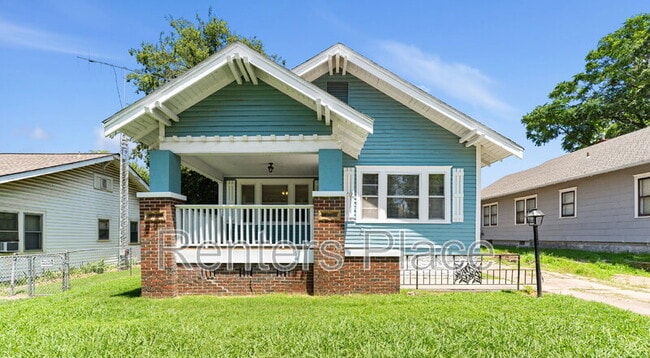 property at 1719 E 13th Pl