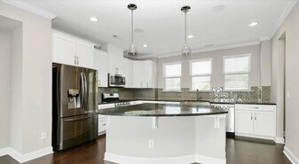 2633 Statesville Ave in Charlotte, NC - Building Photo