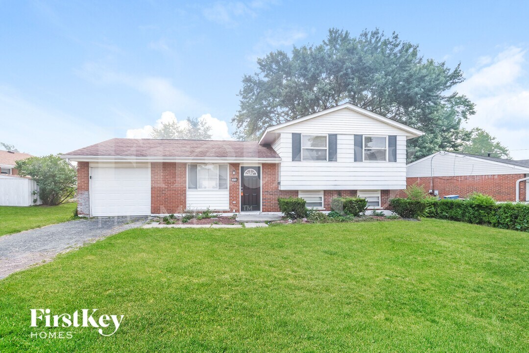 10288 October Dr in Cincinnati, OH - Building Photo