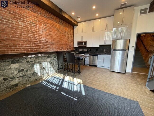 1022 Commonwealth Ave in Boston, MA - Building Photo - Building Photo