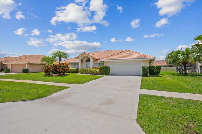 12815 Kingsway Rd in Wellington, FL - Foto de edificio - Building Photo