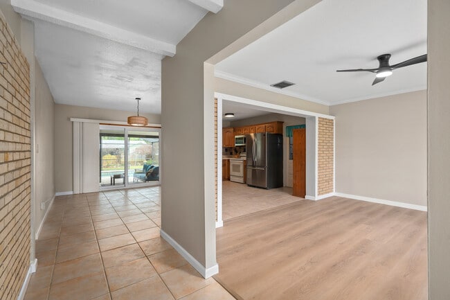 3419 Seminole Dr in Apopka, FL - Foto de edificio - Building Photo