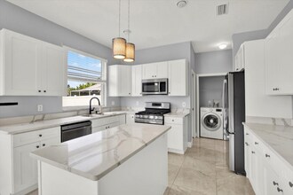 544 Lake Cypress Cir in Oldsmar, FL - Building Photo - Building Photo