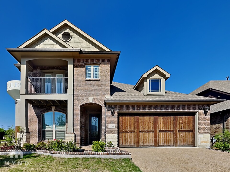 106 Millican Dr in Euless, TX - Building Photo