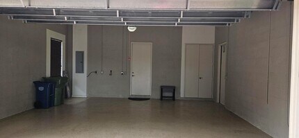 16117 Emerald Estates Dr in Weston, FL - Building Photo - Building Photo