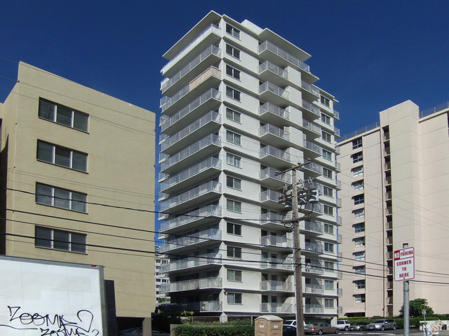 Punahou Vista Apartments in Honolulu, HI - Building Photo - Building Photo