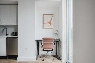 875 10th St NW in Washington, DC - Building Photo - Building Photo