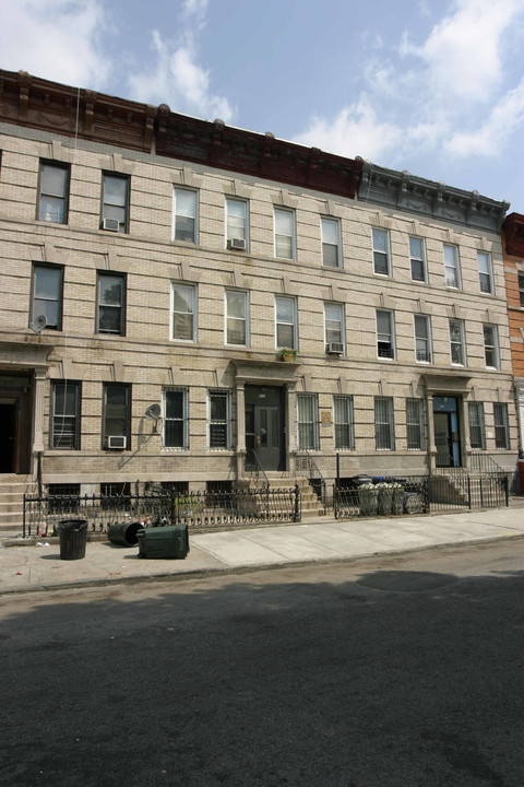 657 Macdonough St in Brooklyn, NY - Building Photo