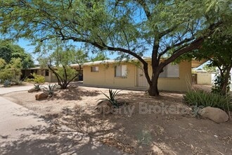 2110 S Granada Dr in Tempe, AZ - Building Photo - Building Photo