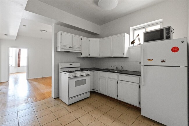 3133 W Augusta Blvd in Chicago, IL - Building Photo - Building Photo