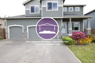 2535 SW Navigator Loop in Oak Harbor, WA - Building Photo