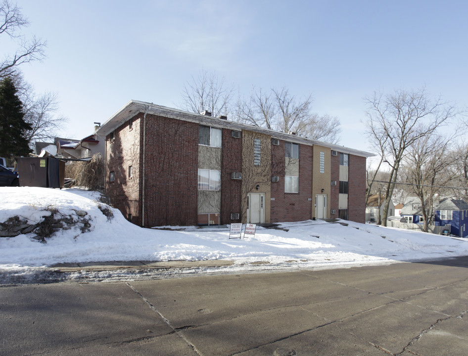 4903 Caldwell St in Omaha, NE - Foto de edificio