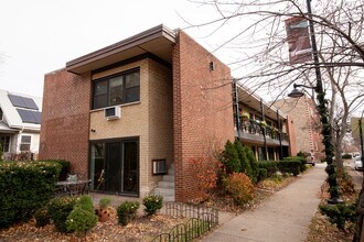 40 Harrison St in Oak Park, IL - Foto de edificio - Building Photo