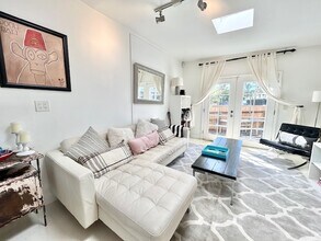 1108 Electric Ave in Venice, CA - Building Photo - Building Photo