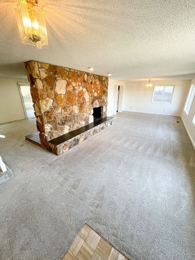 6725 Cottage Ave in Klamath Falls, OR - Building Photo - Building Photo