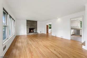 98 Alexander Ave in Montclair, NJ - Building Photo - Building Photo