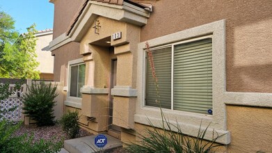 5547 High Wager Way in Las Vegas, NV - Building Photo - Building Photo
