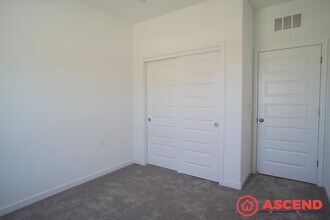 7314 Olive Wood Dr in Bakersfield, CA - Building Photo - Building Photo