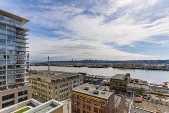 618 Carnarvon St in New Westminster, BC - Building Photo - Building Photo