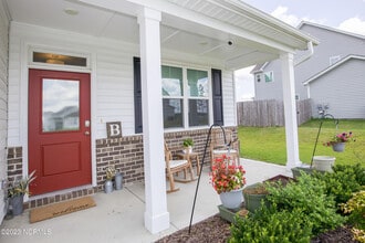 402 Summer Wind Wy in Aberdeen, NC - Building Photo - Building Photo
