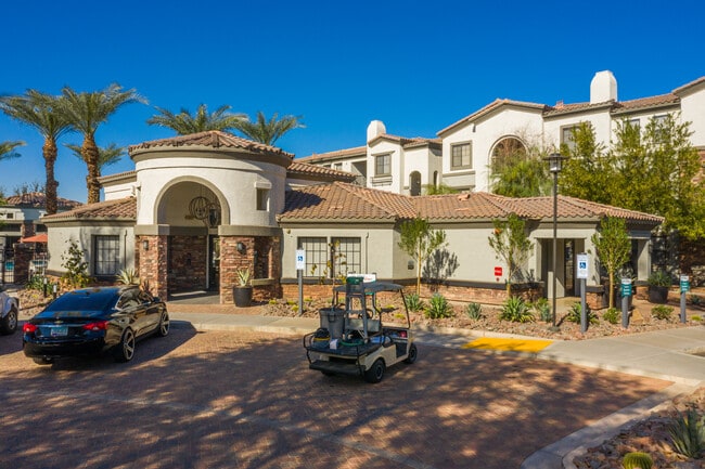 Zone Luxe Apartments in Glendale, AZ - Building Photo - Building Photo