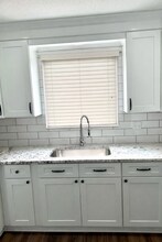 1206 King Henry Dr in Ocean Springs, MS - Building Photo - Building Photo