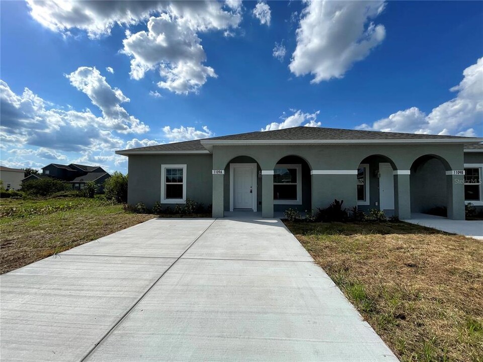 1109 Najac Ln in Kissimmee, FL - Foto de edificio