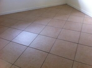 7610 SW 82nd St, Unit G220 in Miami, FL - Building Photo - Building Photo