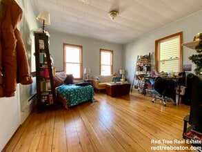64 1/2 Day St, Unit 1 in Boston, MA - Building Photo - Building Photo