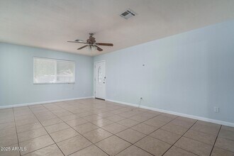 4412 W Garden Dr, Unit 1669-A in Glendale, AZ - Building Photo - Building Photo